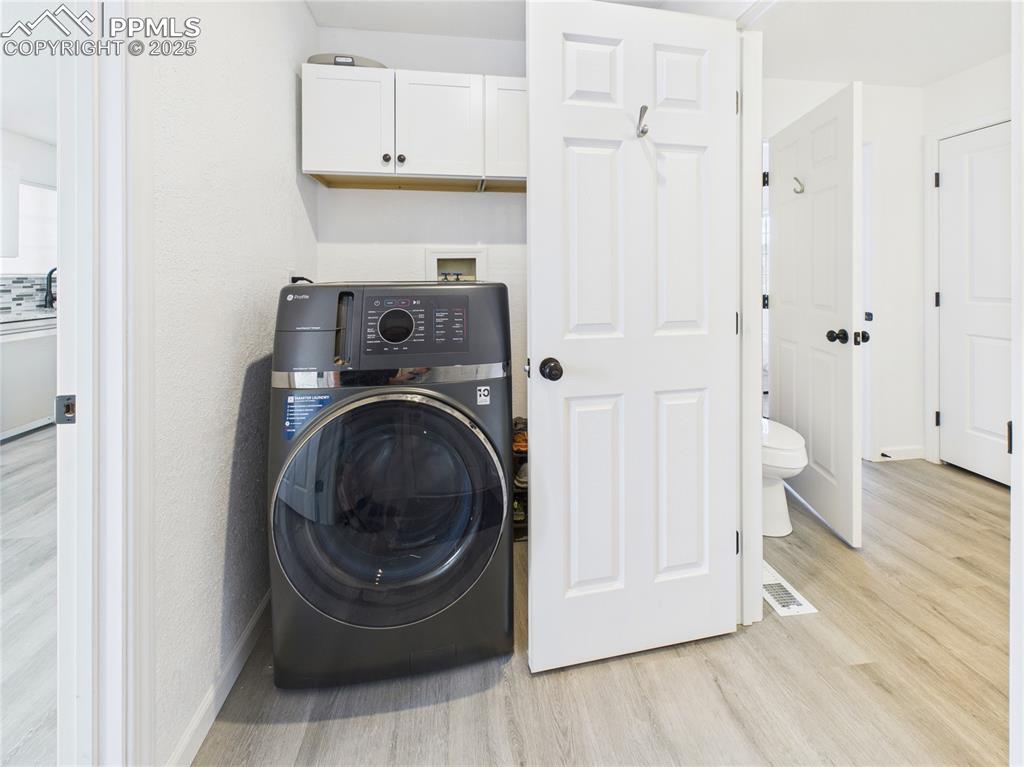 Image 17 of 40: Laundry