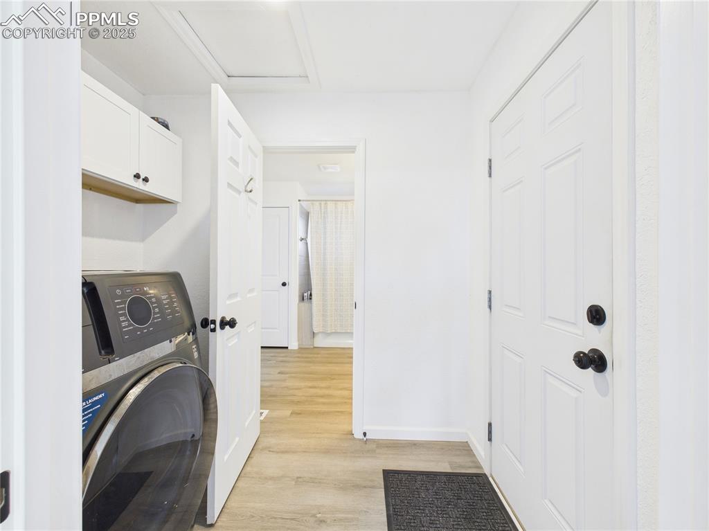 Image 18 of 40: Laundry