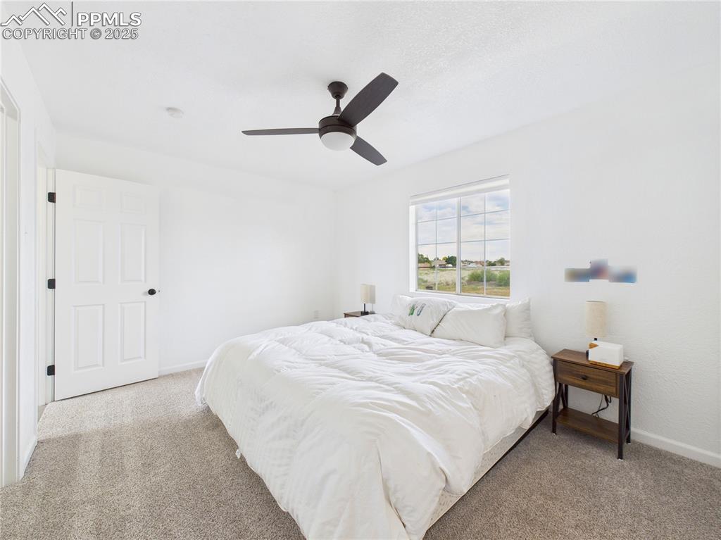 Image 23 of 40: Bedroom