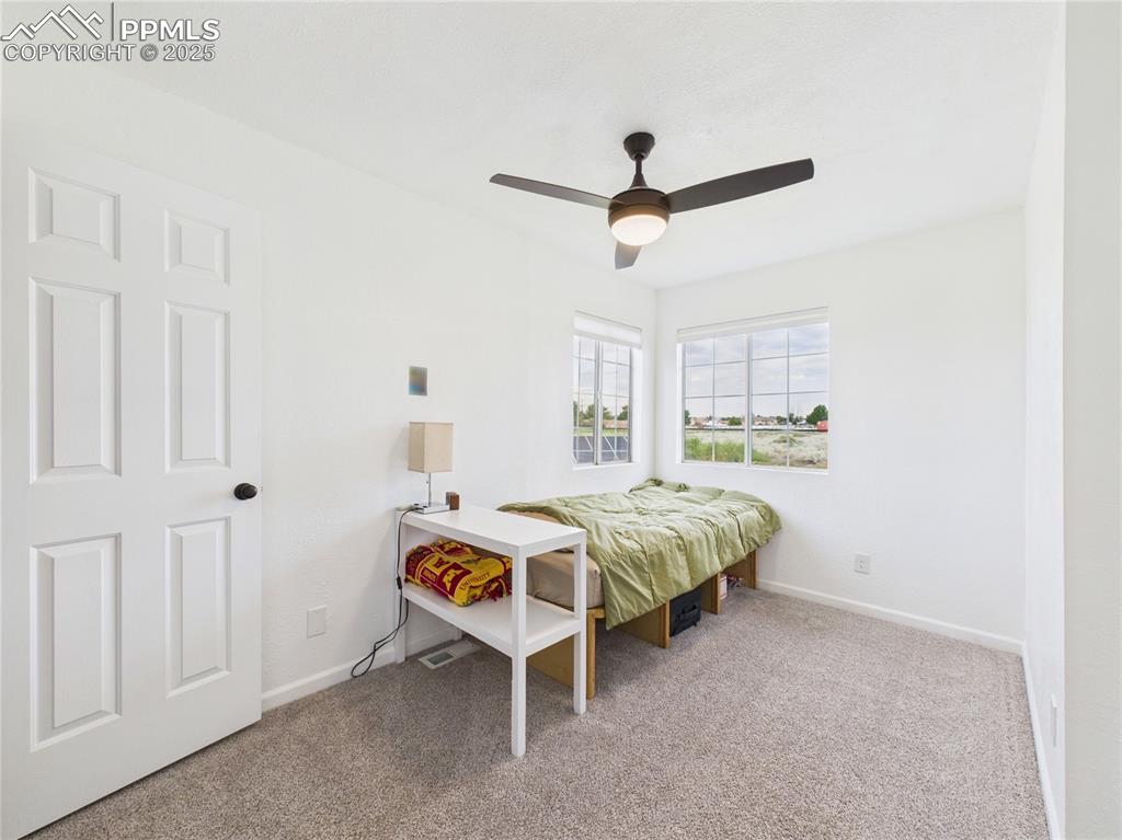 Image 27 of 40: Bedroom