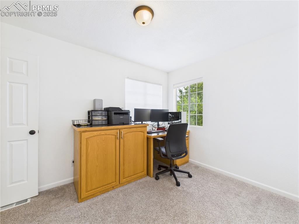 Image 29 of 40: Office