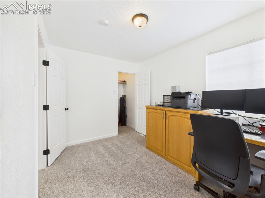 Image 30 of 40: Office