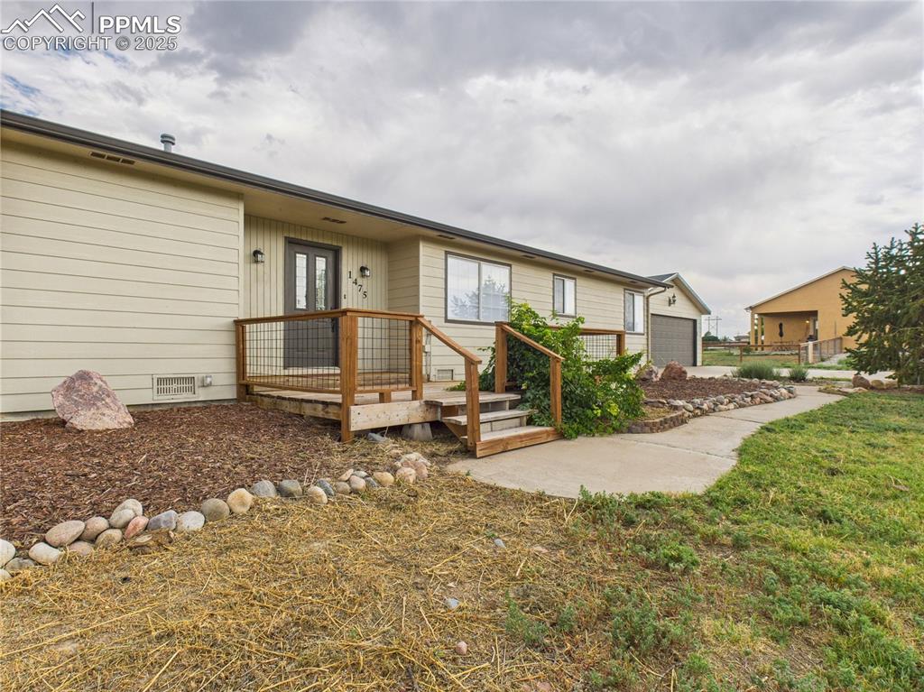 Image 4 of 40: Front of Structure