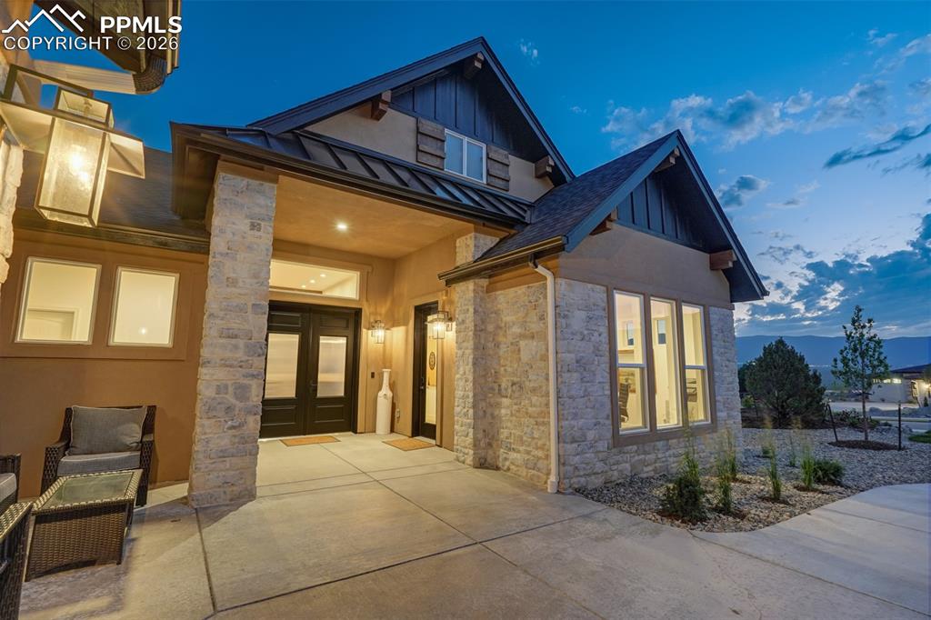 Image 3 of 50: Entry