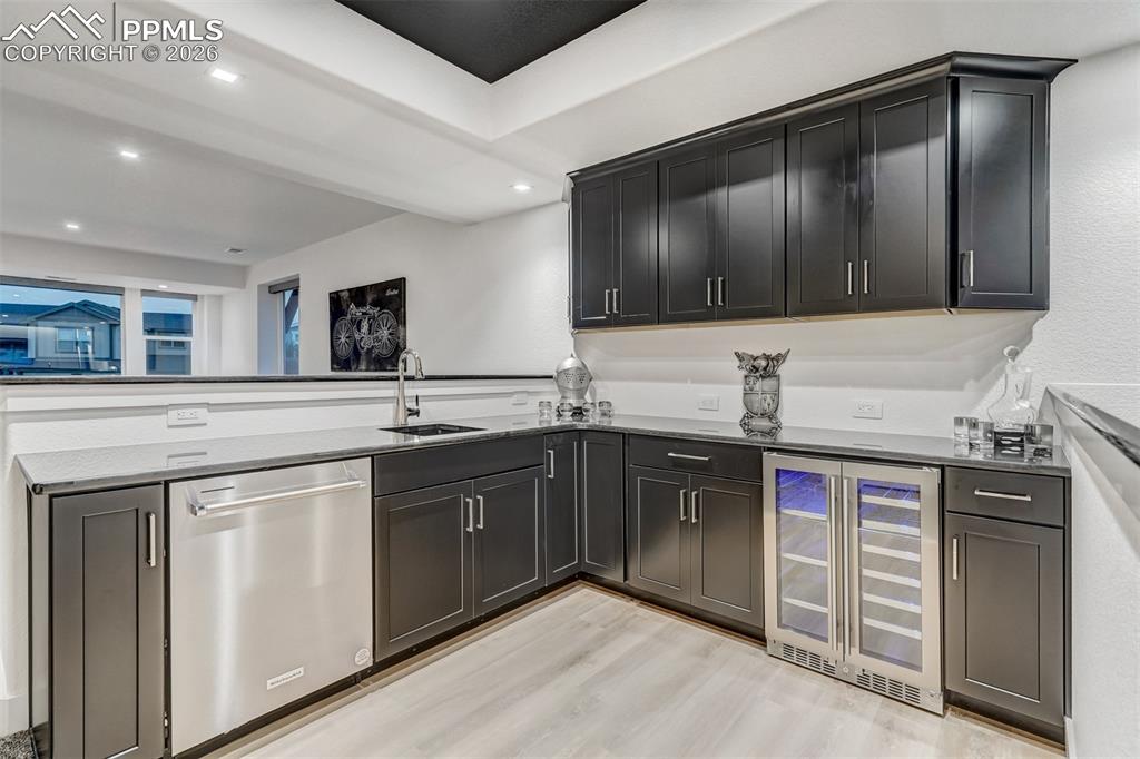 Image 41 of 50: Kitchen