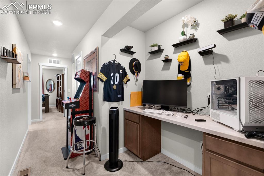 Image 13 of 24: Dining Area