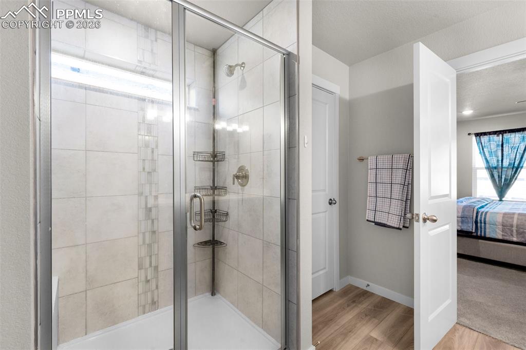 Image 17 of 24: Bedroom