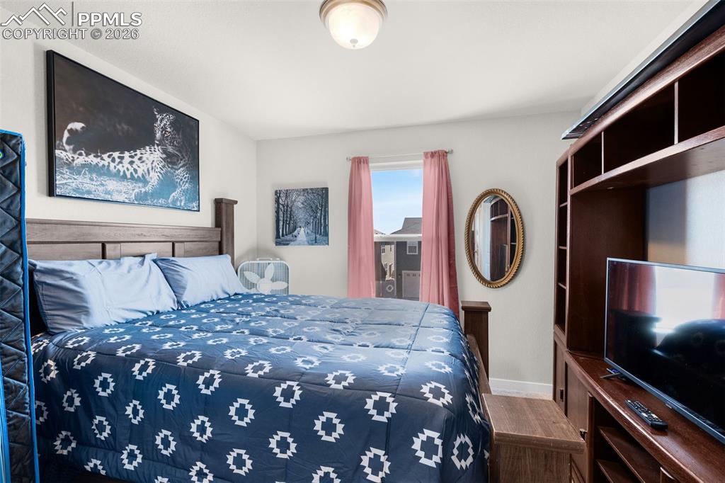 Image 18 of 24: Bathroom