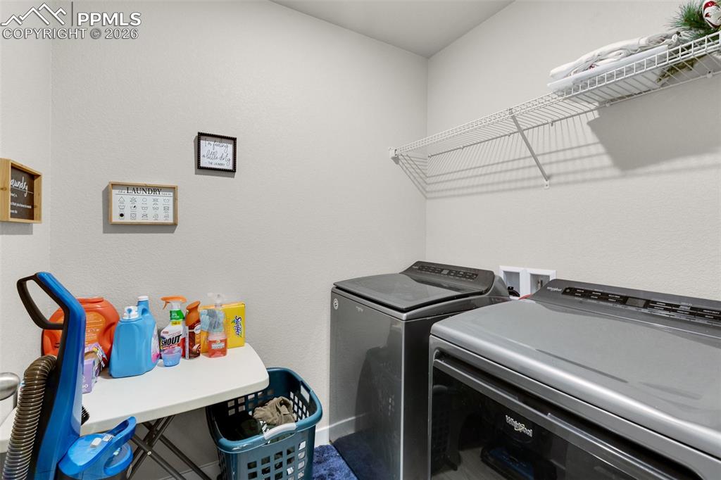 Image 21 of 24: Bathroom