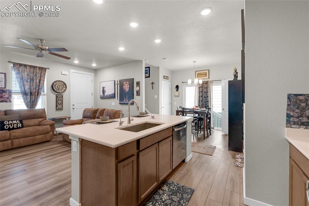 Image 8 of 24: Kitchen