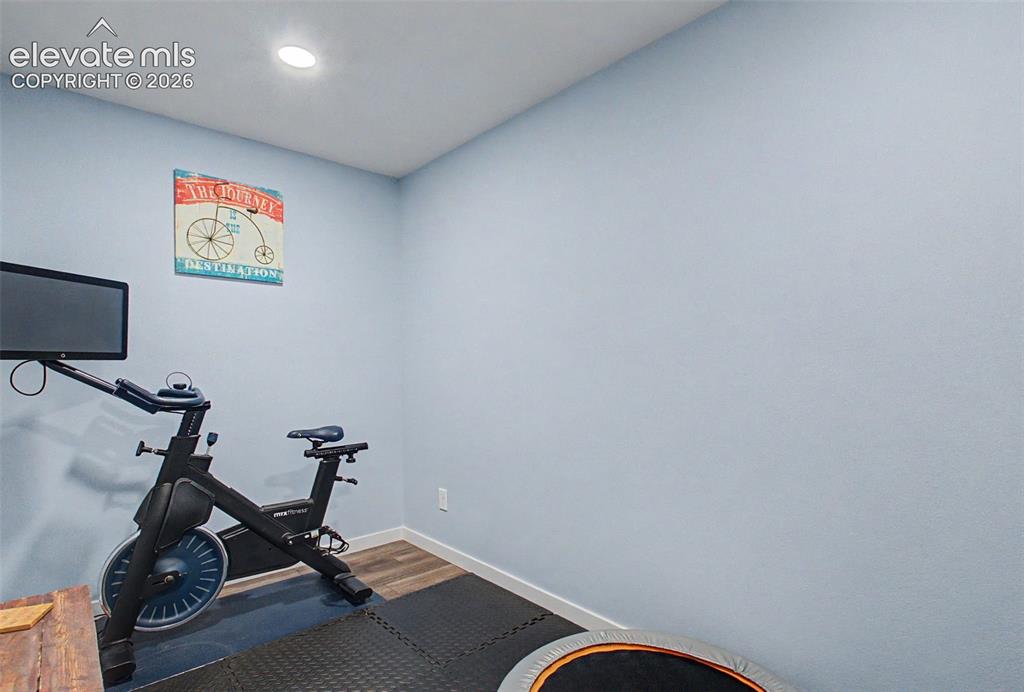 Image 38 of 50: Exercise room