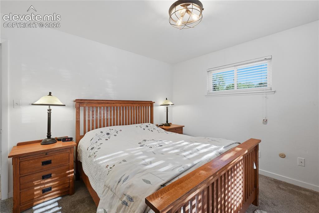 Image 10 of 32: Bedroom