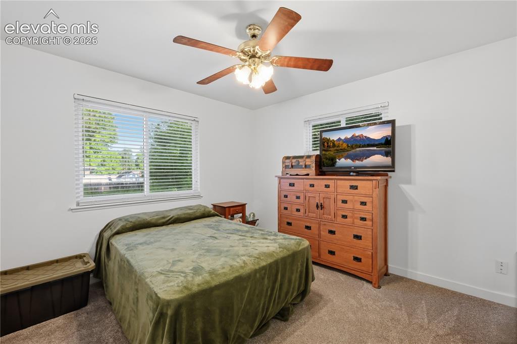 Image 11 of 32: Bedroom