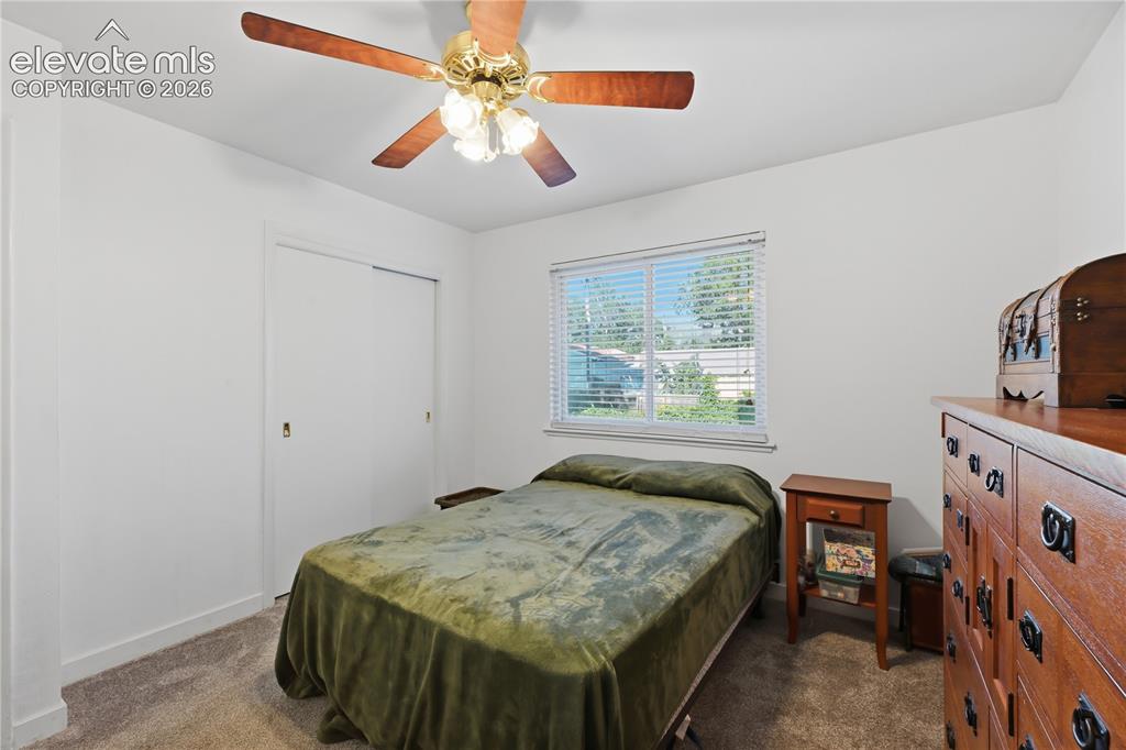 Image 12 of 32: Bedroom