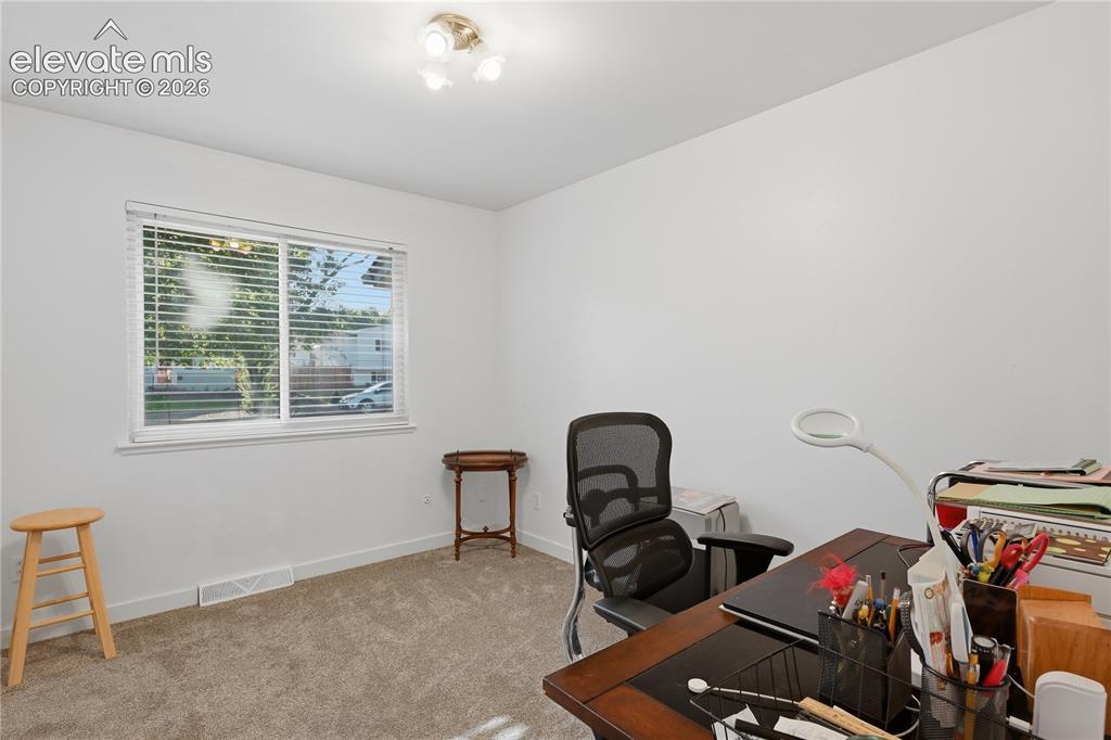 Image 14 of 32: Office