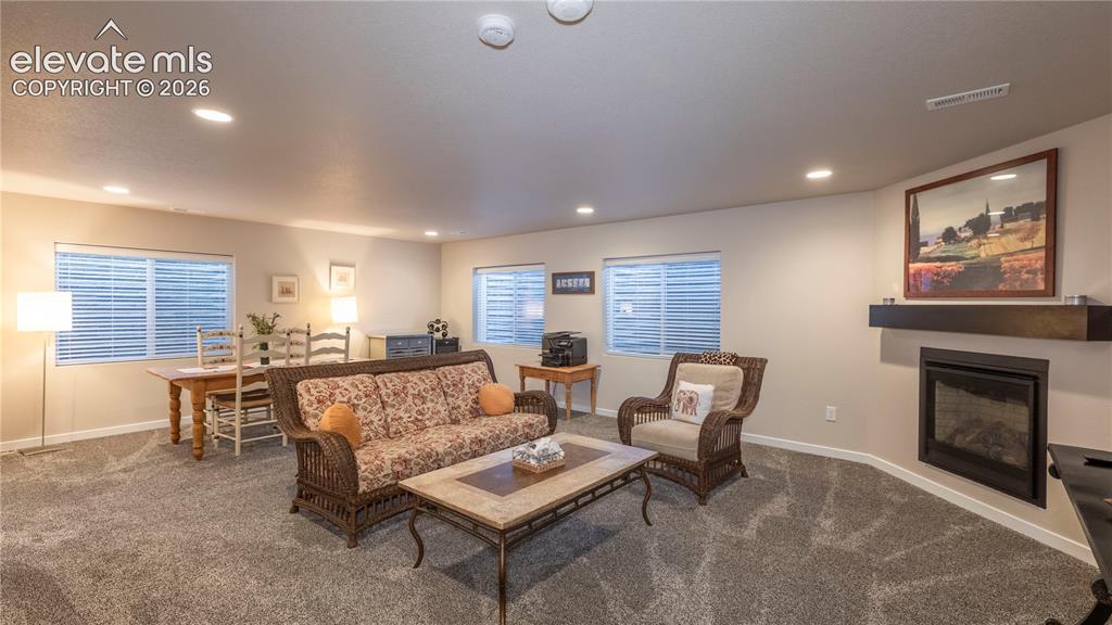 Image 9 of 32: Family Room