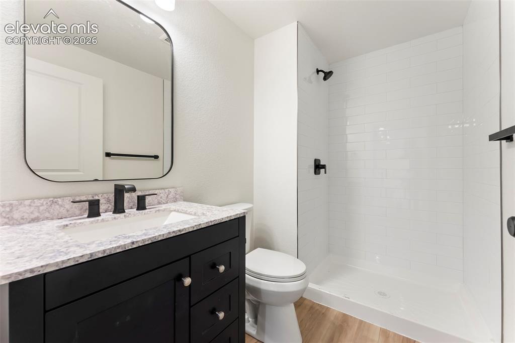 Image 18 of 23: Bathroom