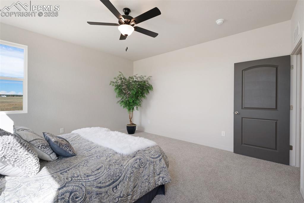 Image 40 of 43: Bedroom