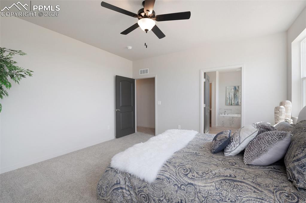 Image 41 of 43: Bedroom