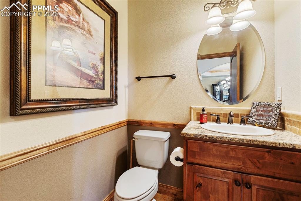 Image 38 of 50: Bathroom