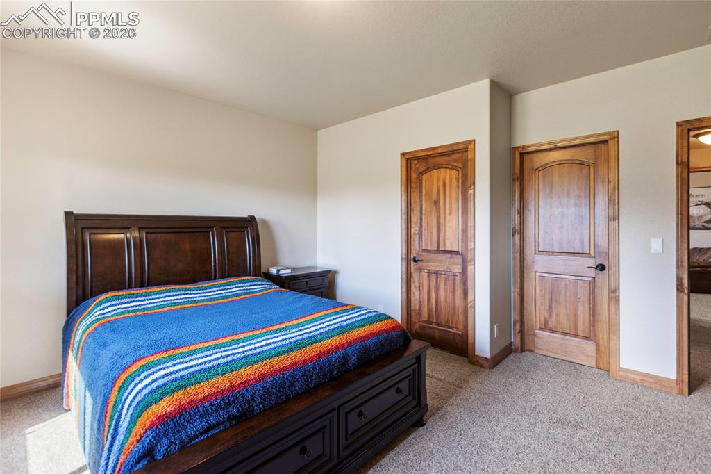 Image 41 of 50: Bedroom