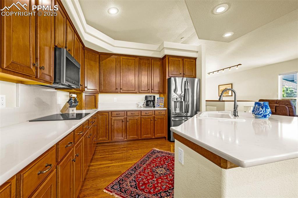 Image 11 of 43: Kitchen