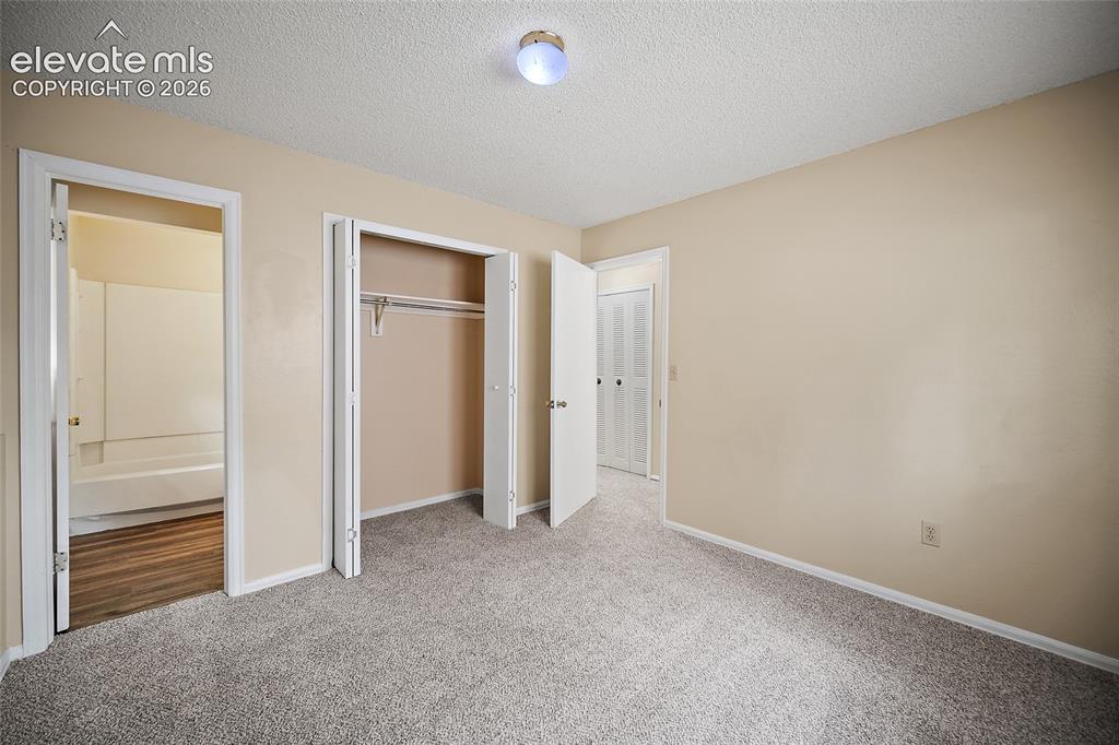 Image 14 of 20: Bedroom
