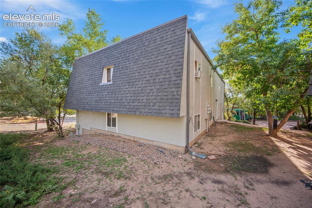 Image 19 of 20: Side of Structure