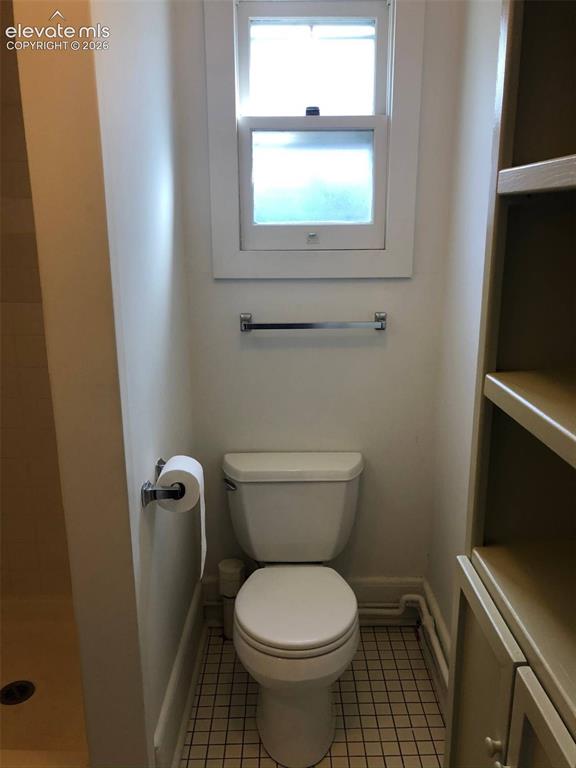 Image 17 of 17: Bathroom