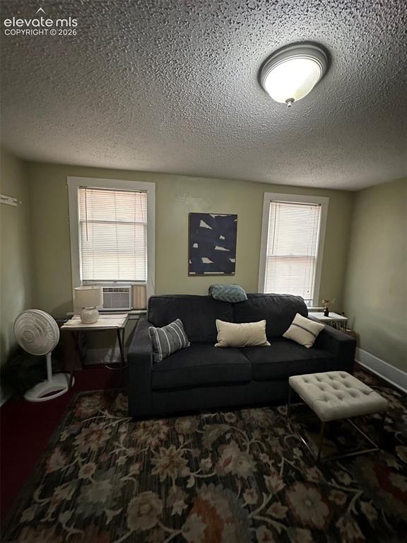 Image 6 of 17: Living Room