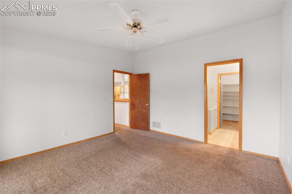 Image 19 of 40: Bedroom