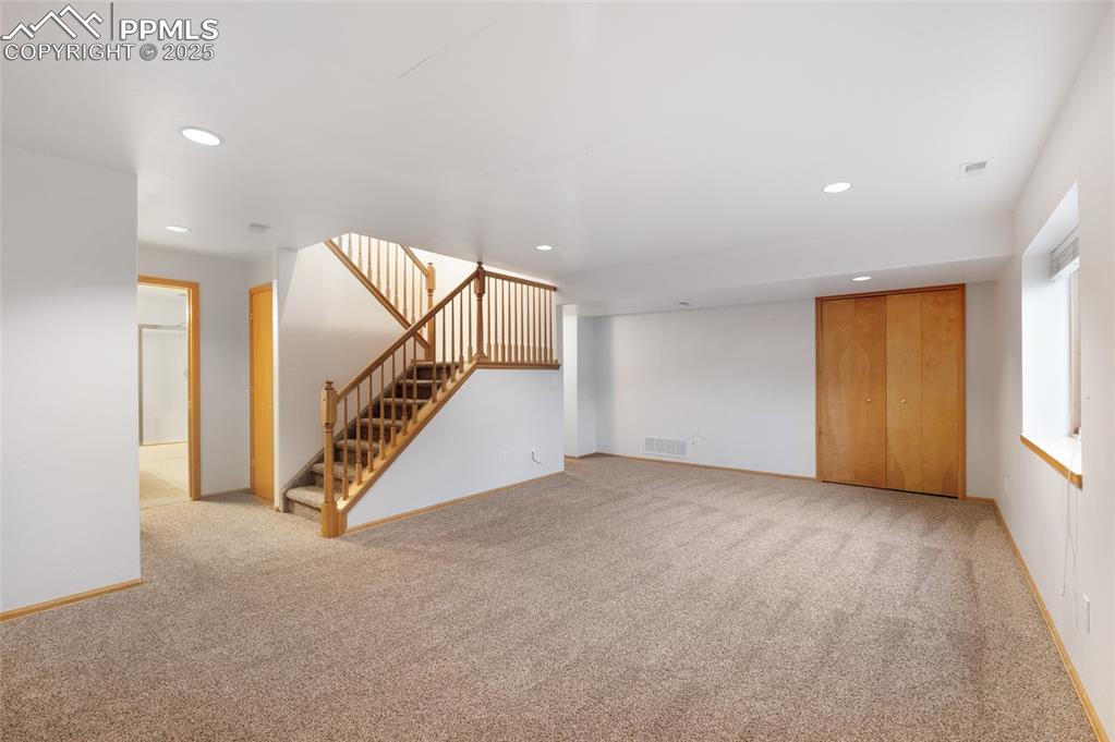 Image 29 of 40: Family Room