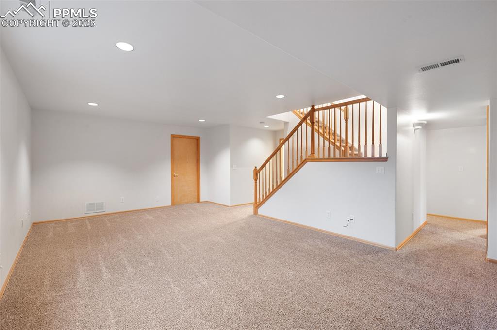 Image 30 of 40: Family Room