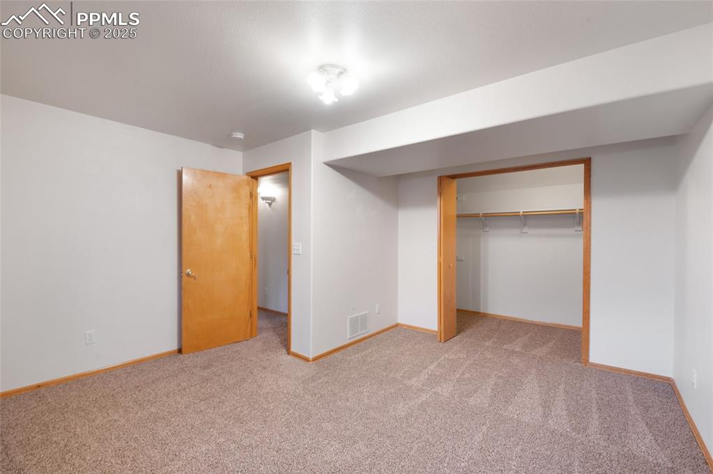 Image 35 of 40: Bedroom