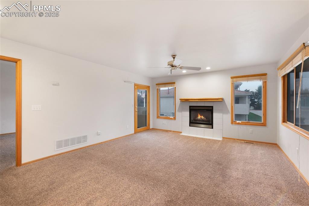 Image 4 of 40: Living Room