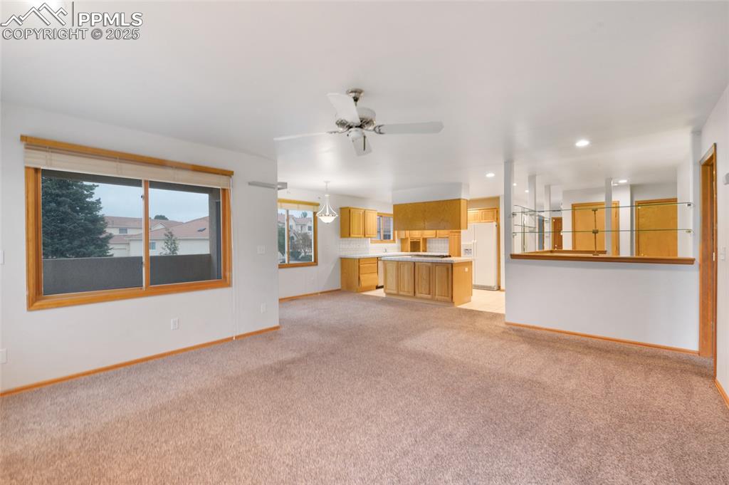 Image 6 of 40: Living Room