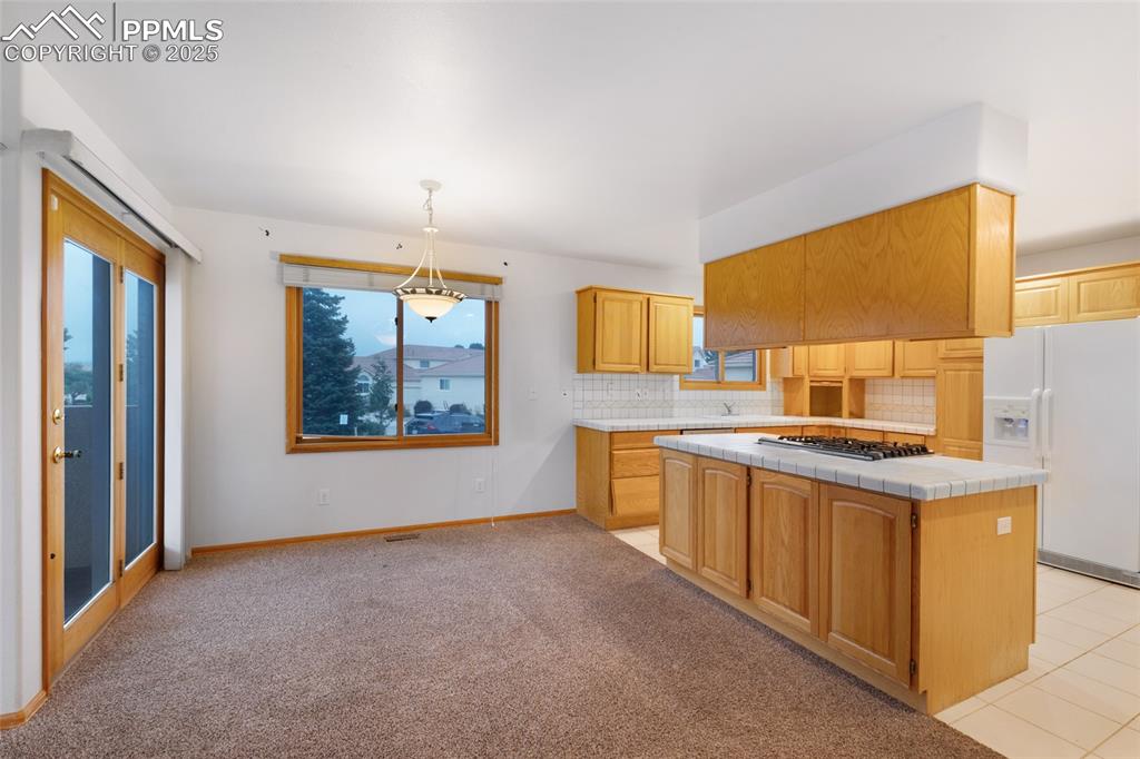 Image 9 of 40: Dining Room