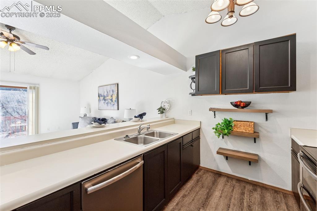 Image 8 of 16: Kitchen