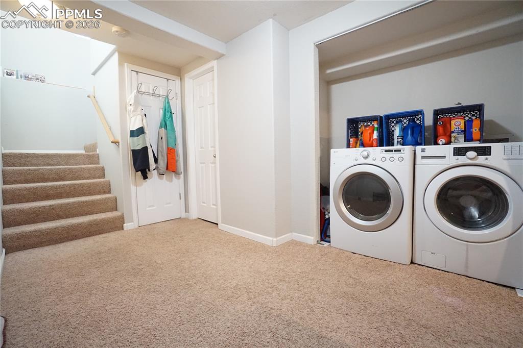 Image 25 of 33: Laundry