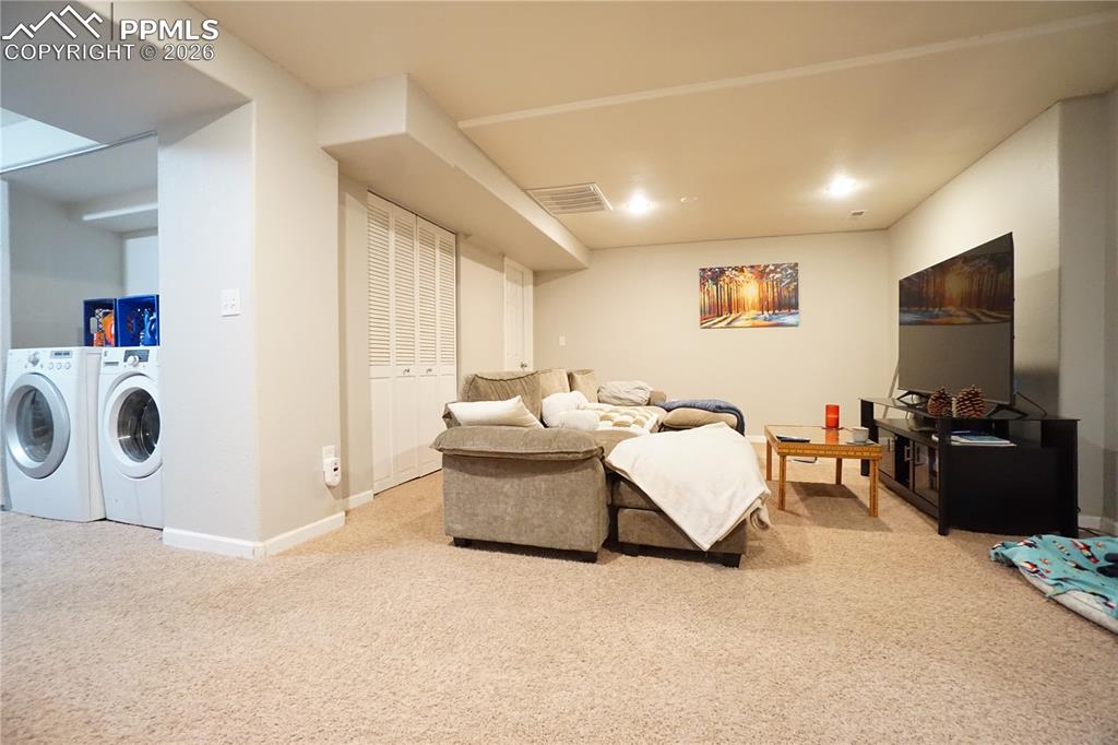 Image 28 of 33: Living Room