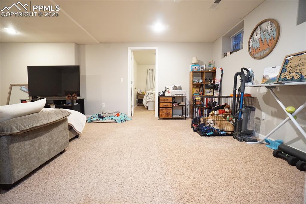 Image 29 of 33: Bedroom