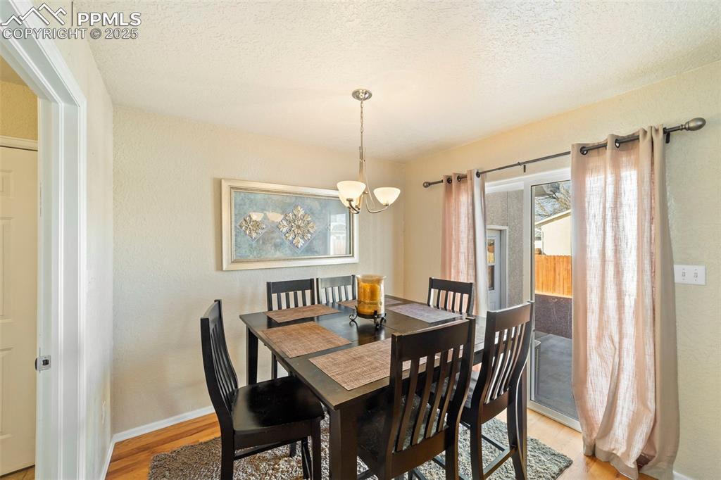 Image 12 of 40: Dining Area