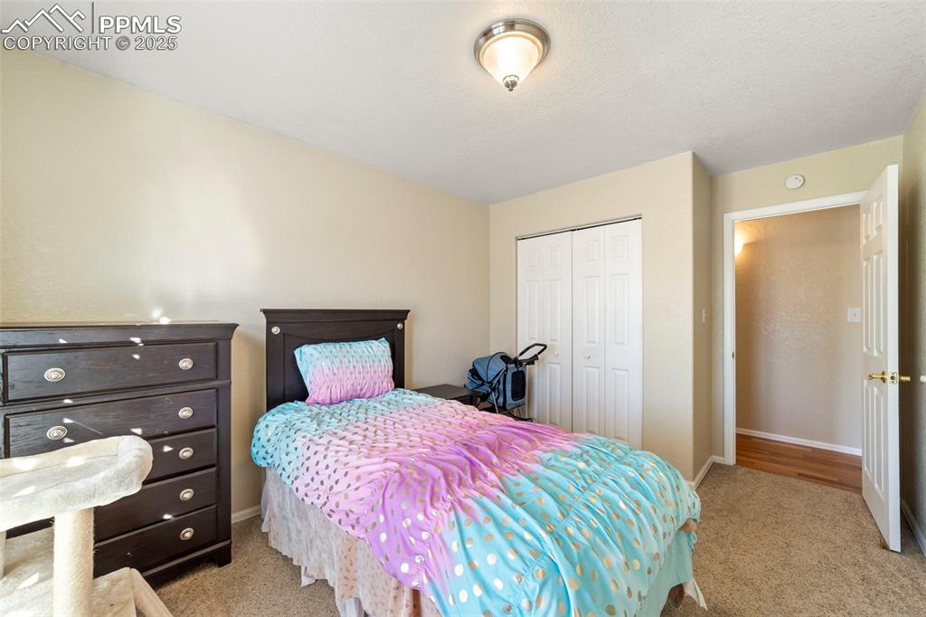 Image 15 of 40: Bedroom