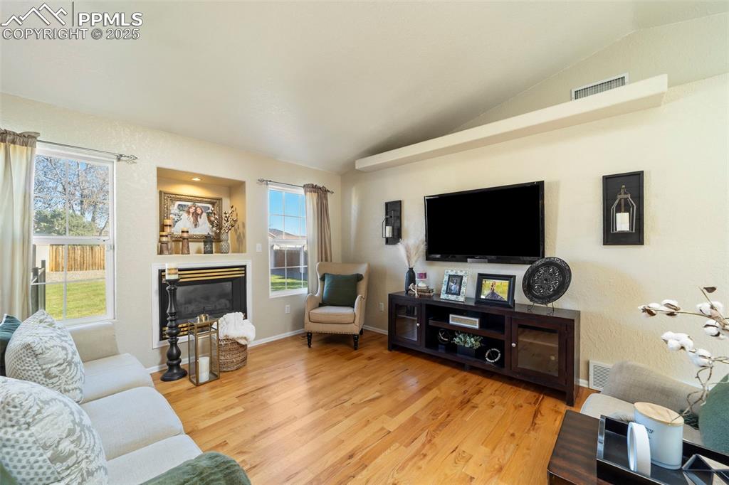 Image 6 of 40: Living Room