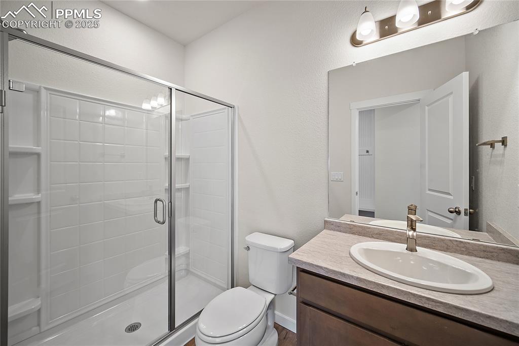 Image 20 of 43: Bathroom