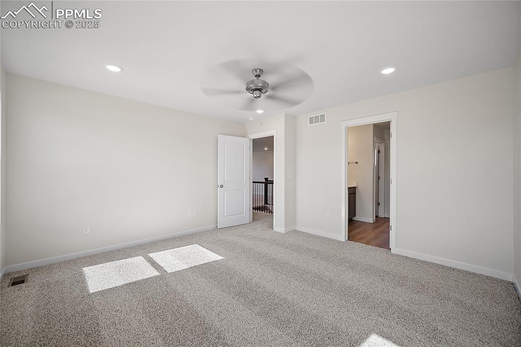 Image 31 of 43: Bedroom