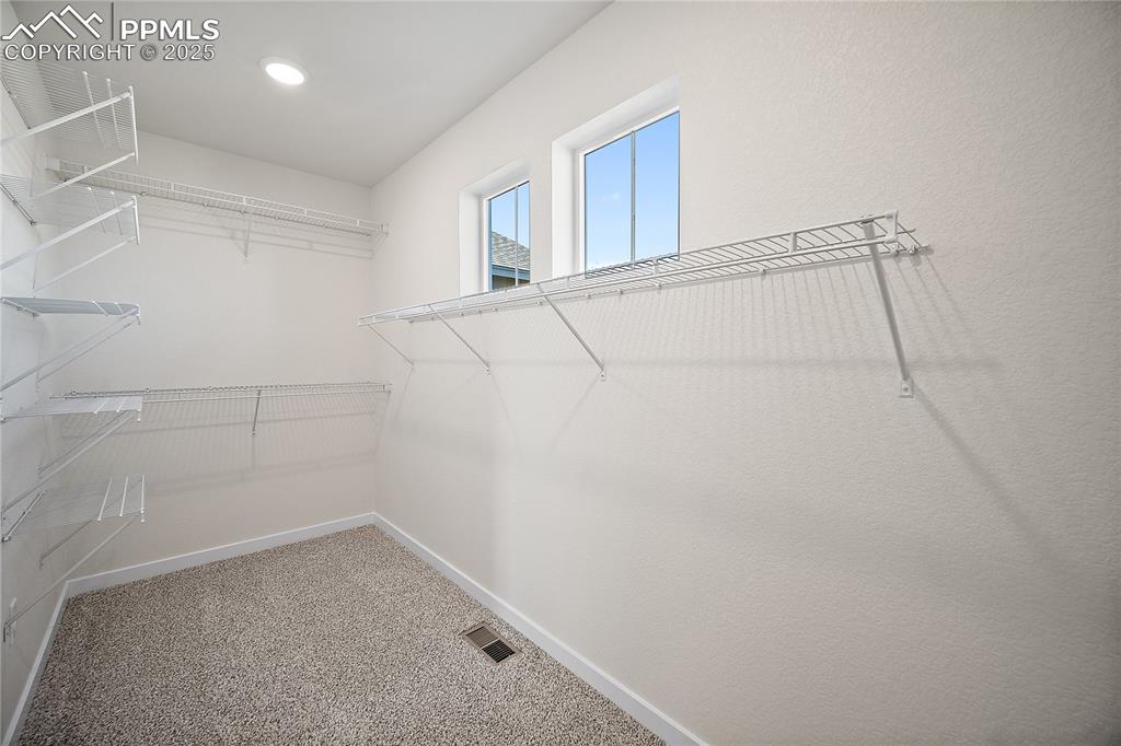 Image 35 of 43: Closet