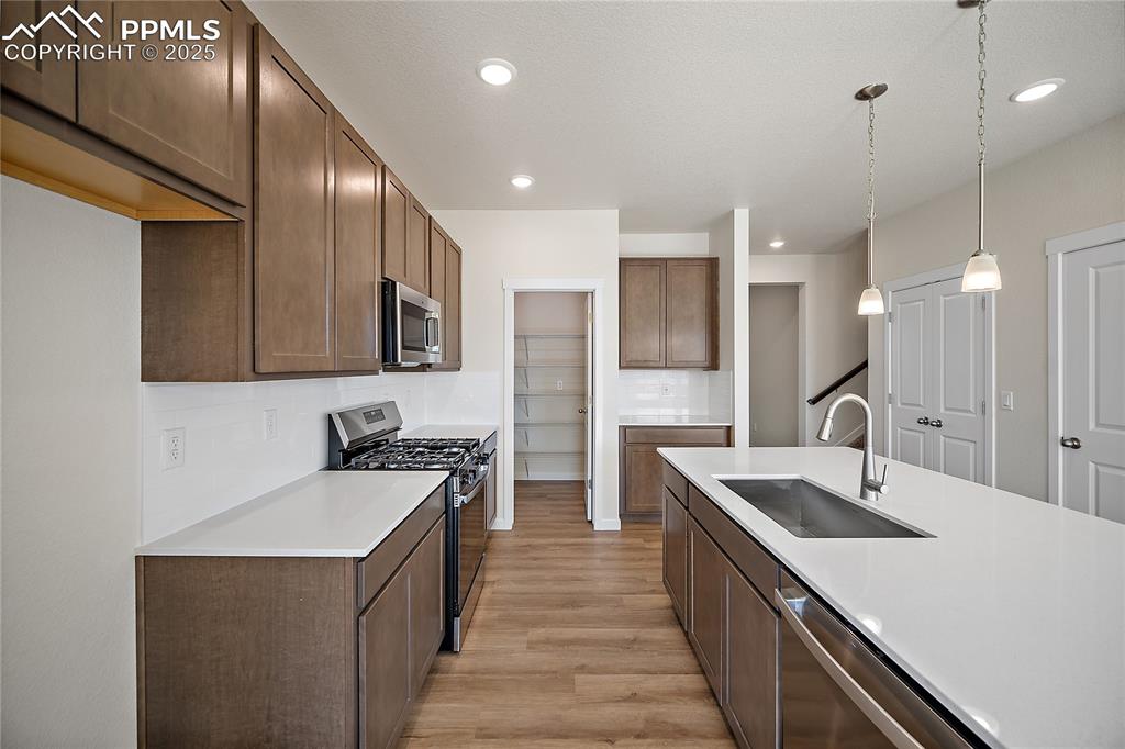 Image 8 of 43: Kitchen