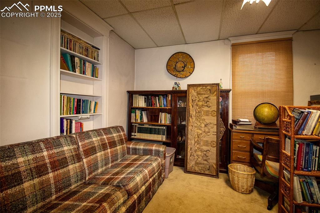 Image 20 of 27: Sitting Room