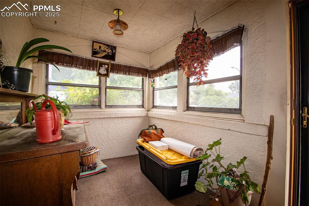 Image 5 of 27: Sun Room